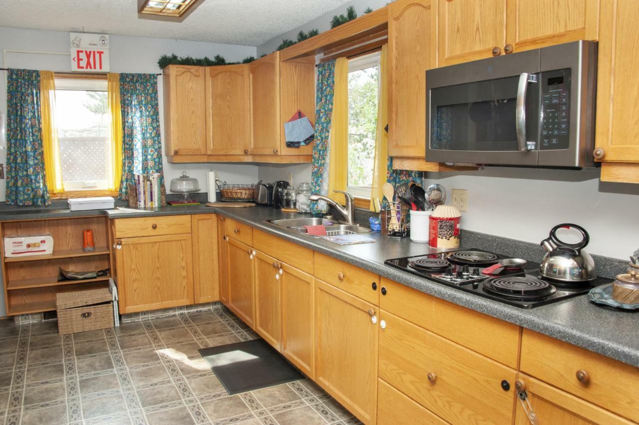 Tiga Bed And Breakfast Yellowknife Exterior foto